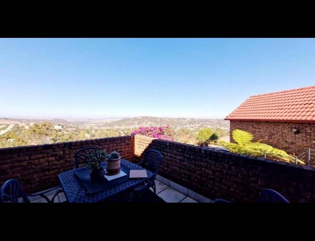 3 BEDROOM TOWNHOUSE FOR SALE IN BASSONIA